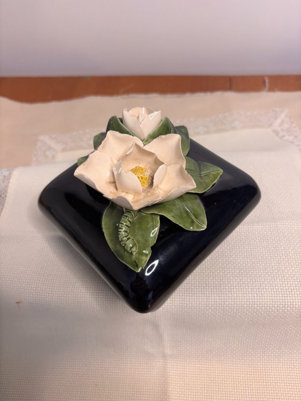 Rare VTG Yona California Pottery Magnolia Trinket Box